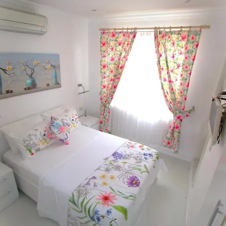 מוטל Denizkizi Butik *